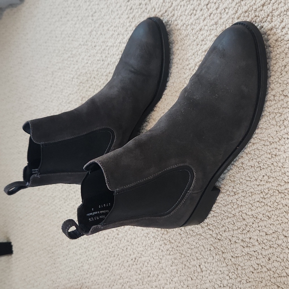 Grey Thursday boots
